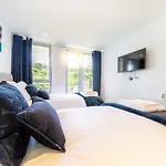 Pass The Keys Stunning 2 Bed Apartment, Fistral Beach, Newquay