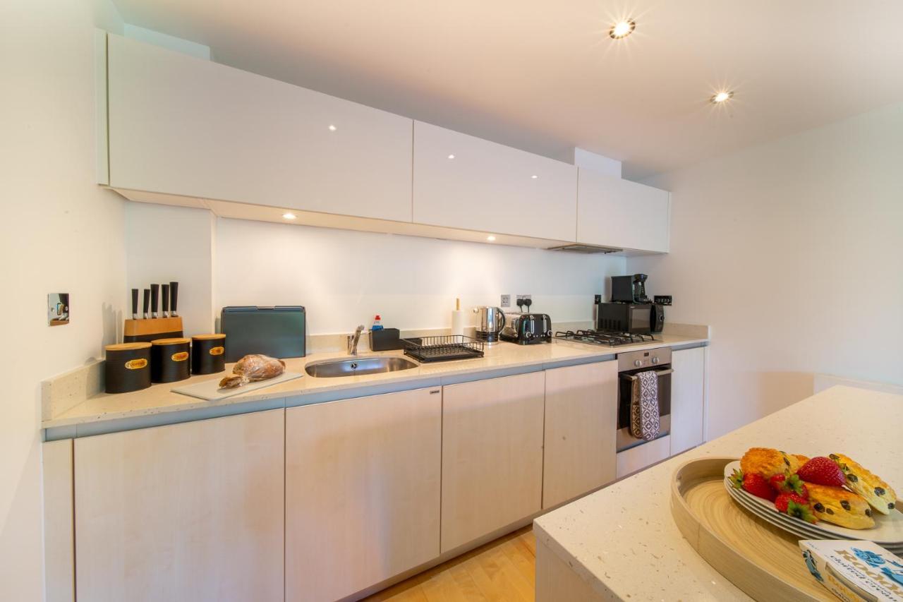 Pass The Keys Stunning 2 Bed Apartment, Fistral Beach, Newquay Apartment