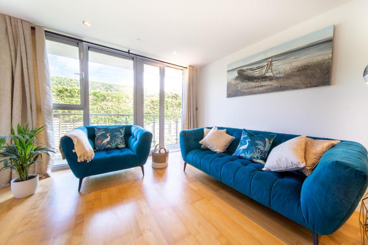 Pass The Keys Stunning 2 Bed Apartment, Fistral Beach, Newquay Apartment *