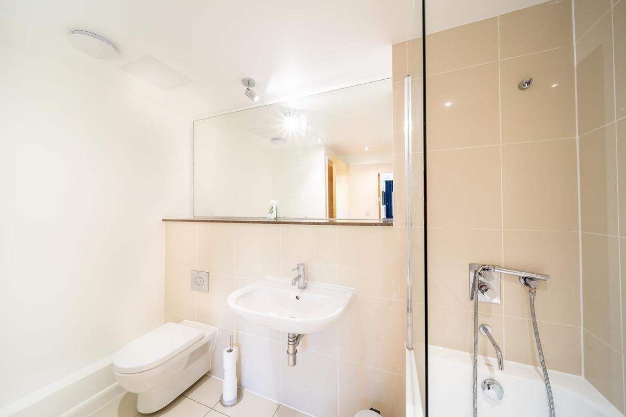Pass The Keys Stunning 2 Bed Apartment, Fistral Beach, Newquay Apartment