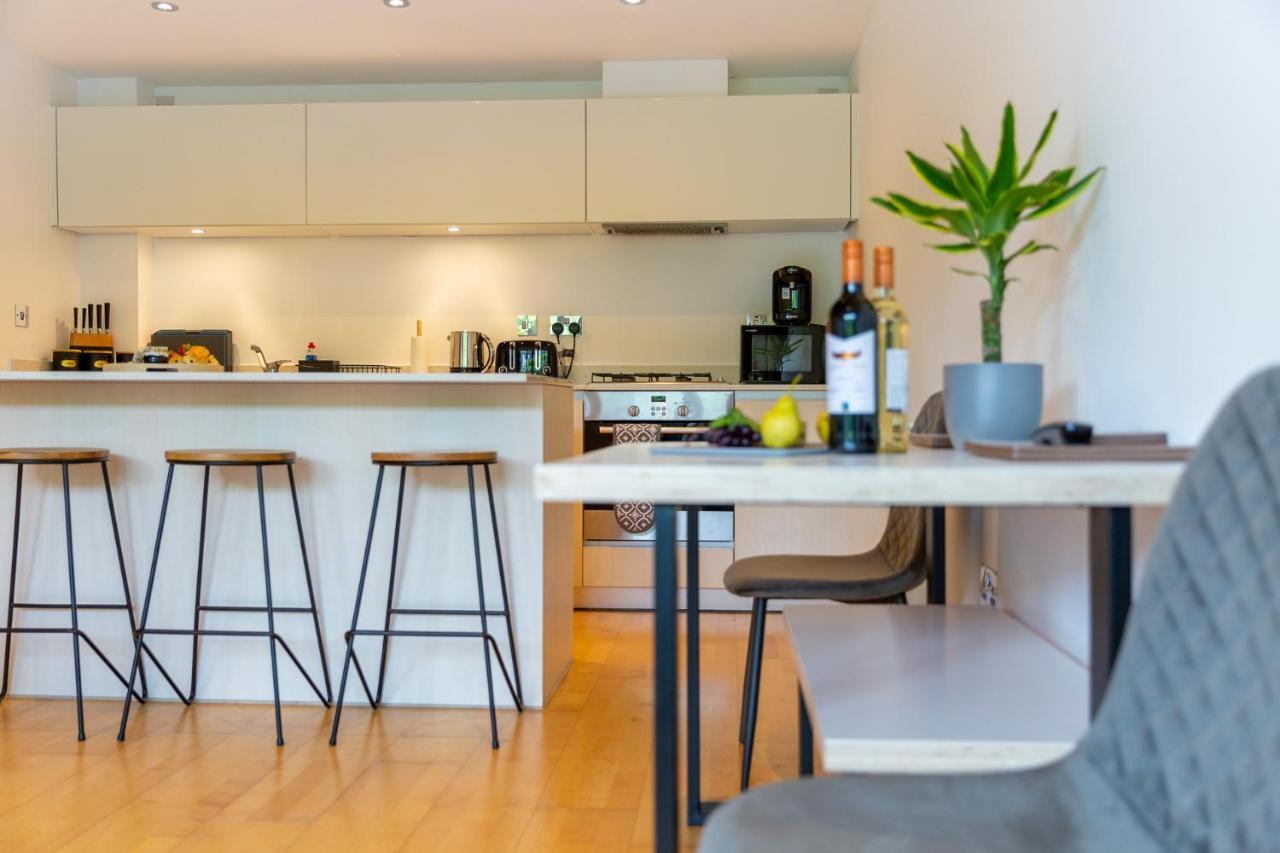 Pass The Keys Stunning 2 Bed Apartment, Fistral Beach, Newquay Apartment